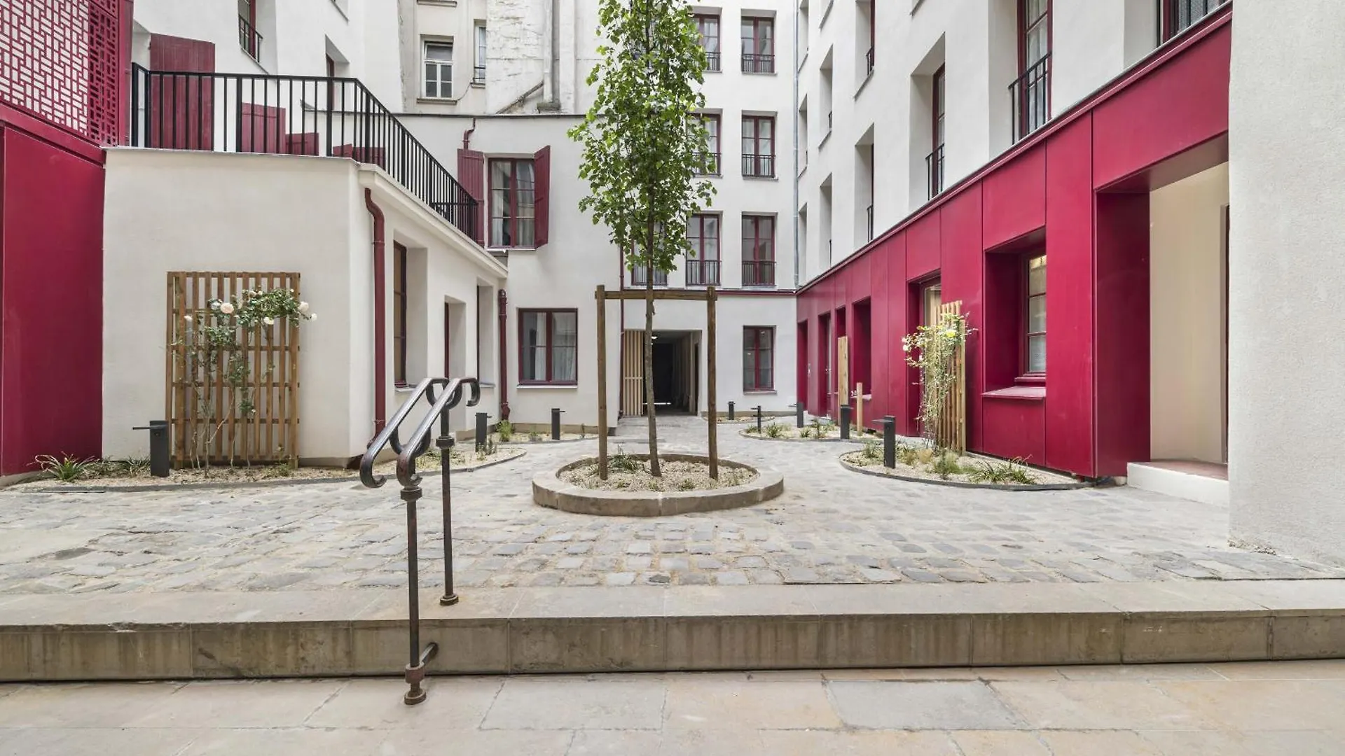 Out Of Africa Apartment Paris France