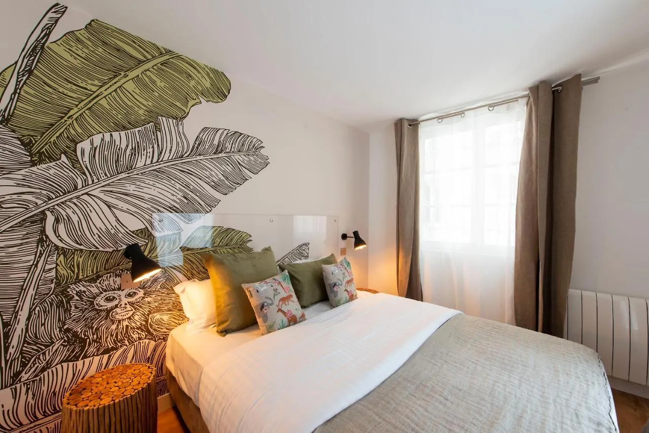 Out Of Africa Apartment Paris France