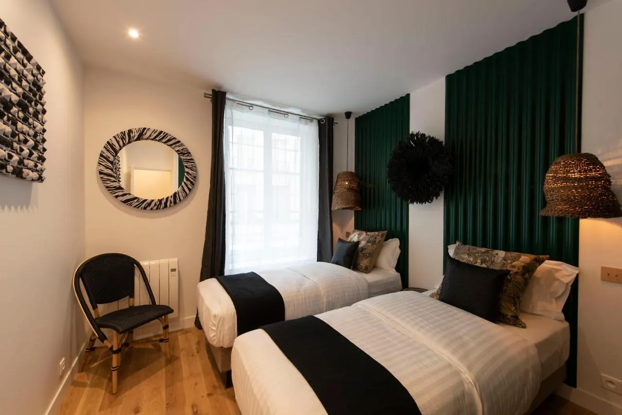 Out Of Africa Apartment Paris