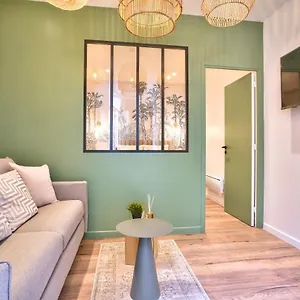 Apartment New Eiffel Tour ! Splendid In The Heart Of, Paris