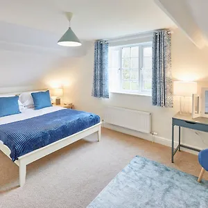 host-stay-gardeners-cottage.yorkshirehotels.net/